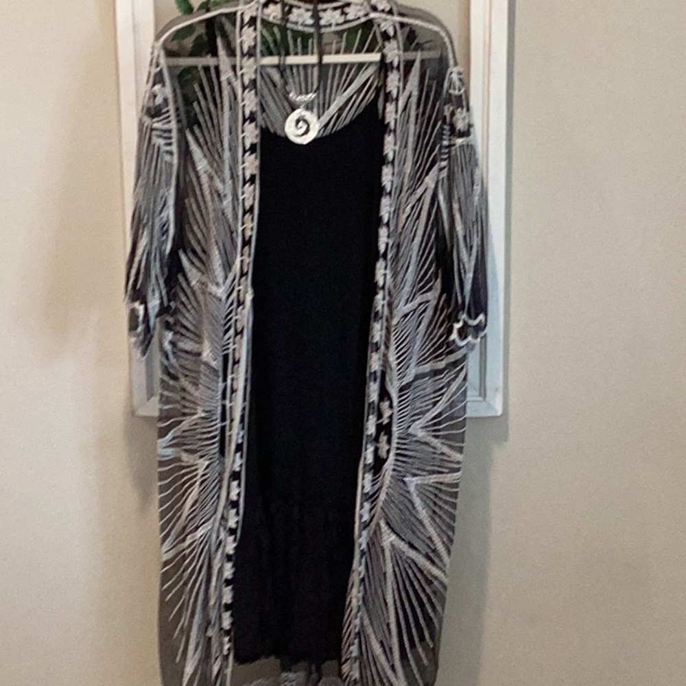 Black & white lace embroidered long kimono